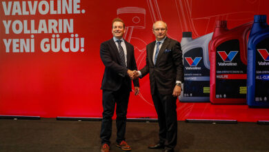 30 Mayıs 2023 tarihinde Valvoline Global Ürünler EMEA Bölgesi Başkan Yardımcısı Davide Crespi, OYAK Enerji Sektörü Grup Başkanı Yüksel Yılmaz’ın katılımıyla imza töreni gerçekleştirildi.