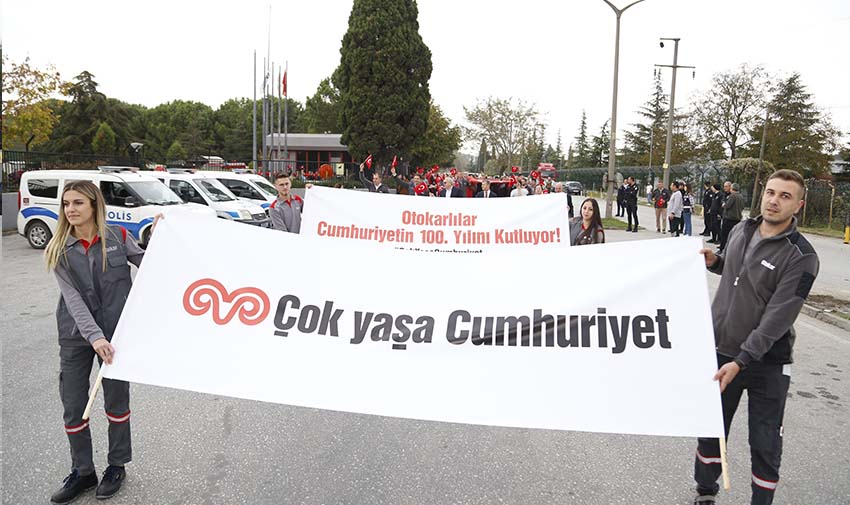 Otokar Çalışanlarından "Cumhuriyet" Yürüyüşü