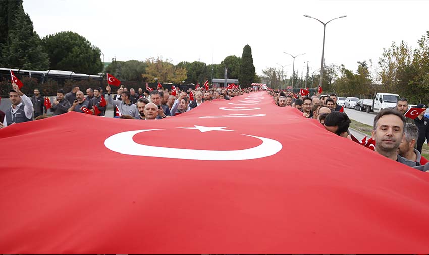 Otokar Çalışanlarından "Cumhuriyet" Yürüyüşü