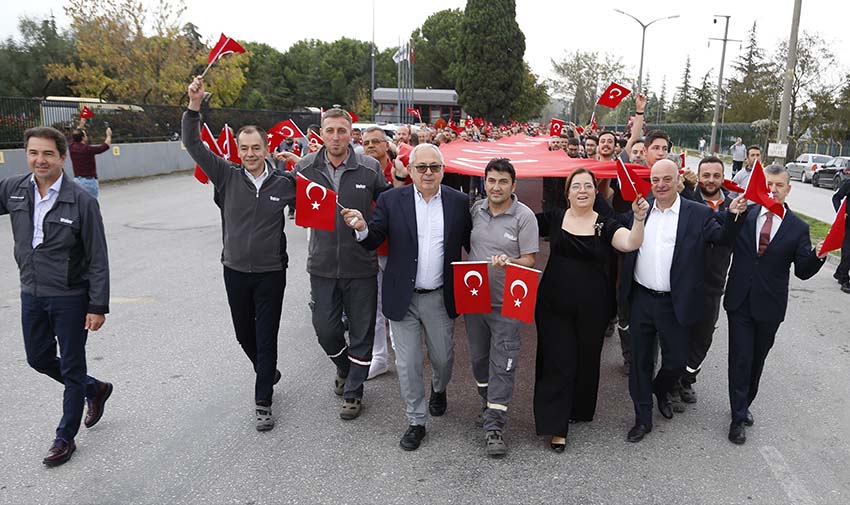 Otokar Çalışanlarından "Cumhuriyet" Yürüyüşü