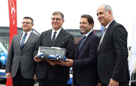 Anadolu Isuzu, İzmir Büyükşehir Belediyesine 20 adet Novociti Life otobüs teslim etti