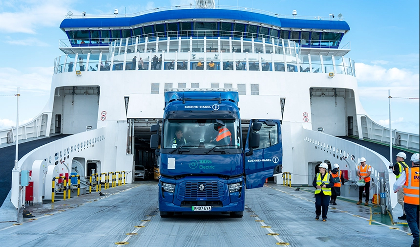 İlk Defa Bir Elektrikli Kamyon, Feribotla Dover'dan Calais'e Manş Denizi'ni Geçti 2