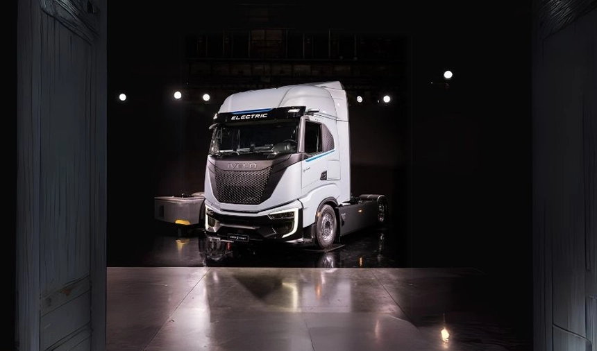 IVECO’nun Yeni Elektrikli Uzun Yol Kamyonu S-eWay Artic Yola Çıkıyor 3 IVECO S-eWay Artic yolda: 600 km menzilli tamamen elektrikli ağır ticari araç.