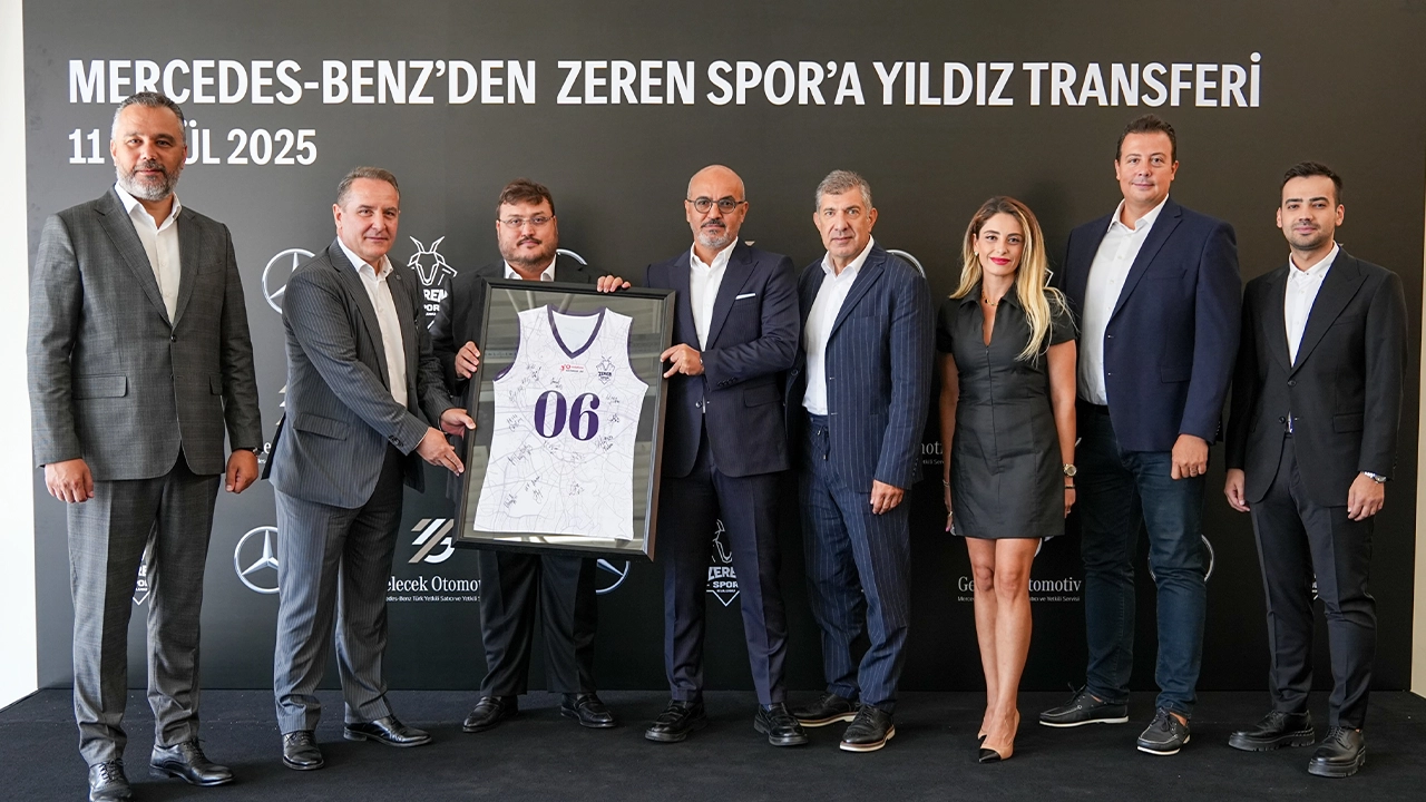 Zeren Group, teslim aldığı Travego 16 2+1 otobüs ile sahalara eşlik ediyor 3