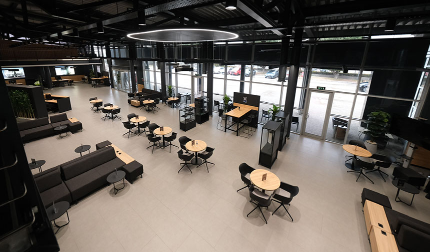 Mercedes-Benz Türk'ün Aksaray Müşteri Merkezi Yenilendi 4