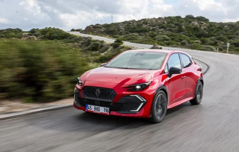 MAİS'ten Güçlü İlk Yarıyıl Performansı: Renault Zirvede 16