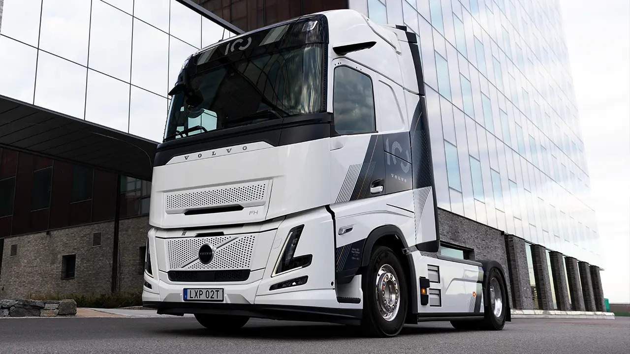 Volvo Trucks FH ve FH16'da 100. Yıl Özel Serisi Tanıtıldı 3